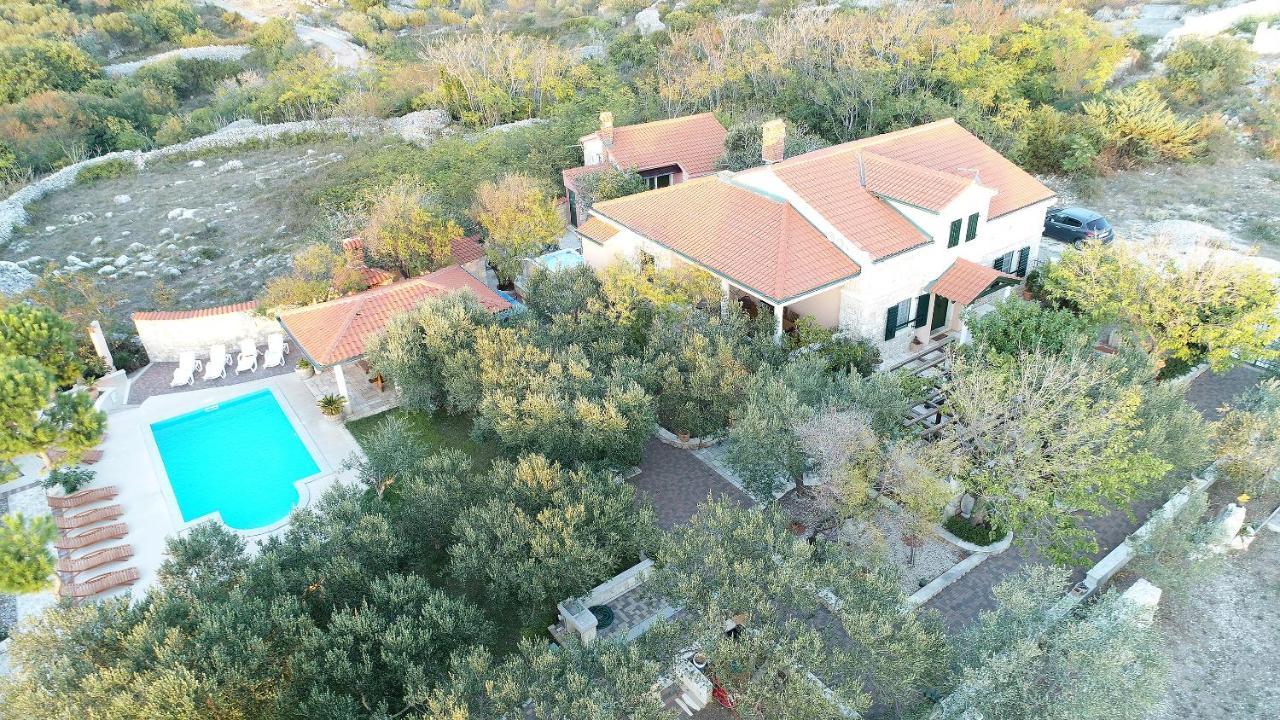 Villa Dabo Новаля Екстериор снимка