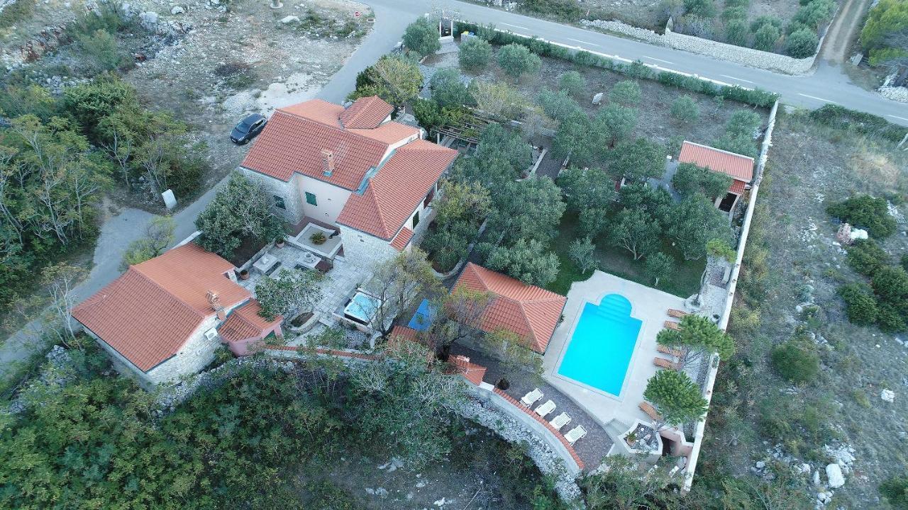 Villa Dabo Новаля Екстериор снимка