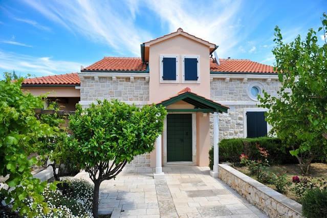 Villa Dabo Новаля Екстериор снимка
