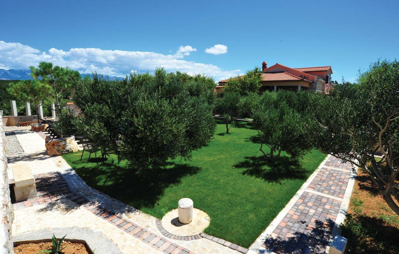 Villa Dabo Новаля Екстериор снимка